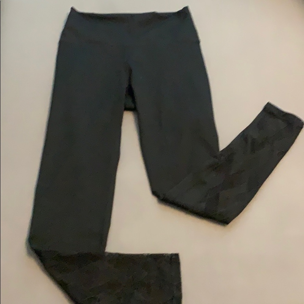 Fabletics Demi Lovato black leggings w/ lace (XS)